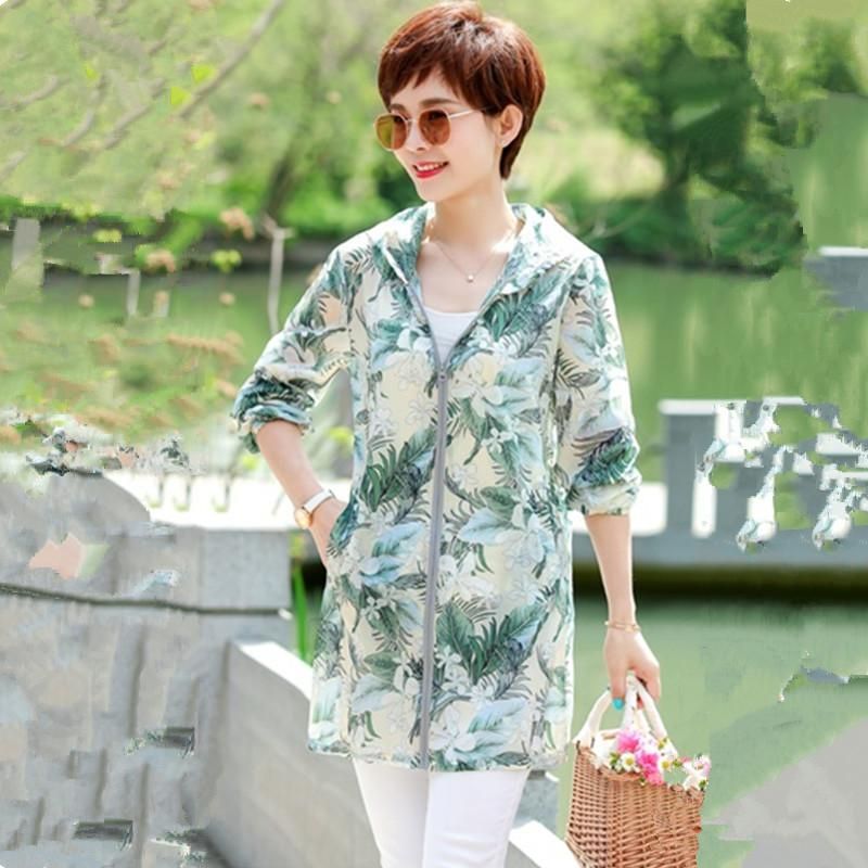 UHYTGF Summer Jacket Women Fashion Printed Outdoor Thin Sun Protection Clothing Hooded Breathable 5XL Loose Size Tops Coat 1151