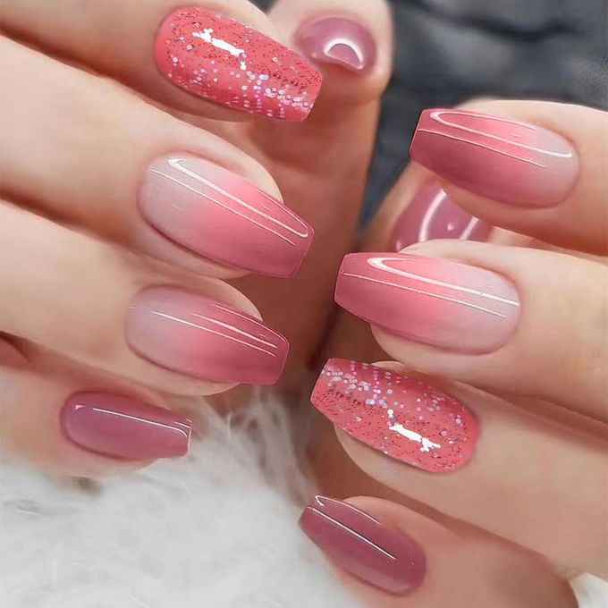 Fashionable Artificial Ladies False Press On Nails