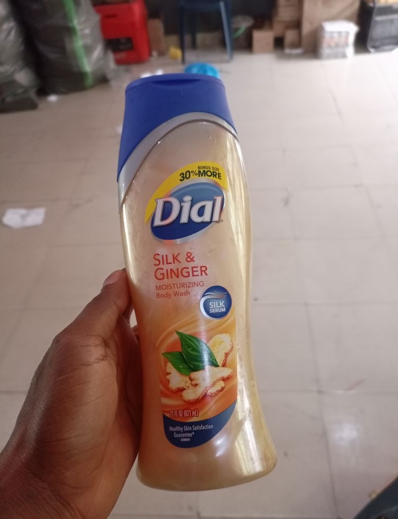 Moisturizing Body Wash, With Silk & Ginger(621ml)