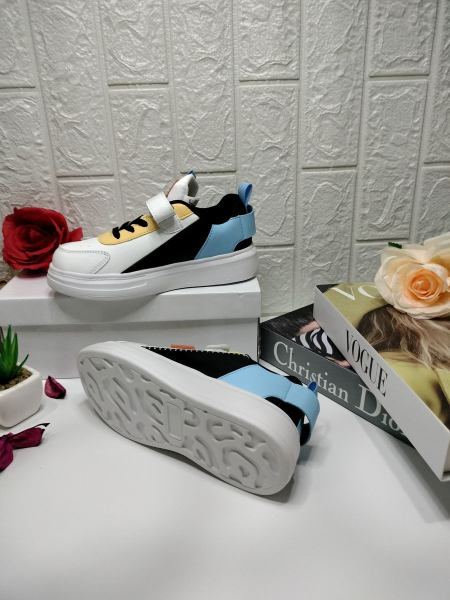 Fashionable Sporty Sneakers For Boys