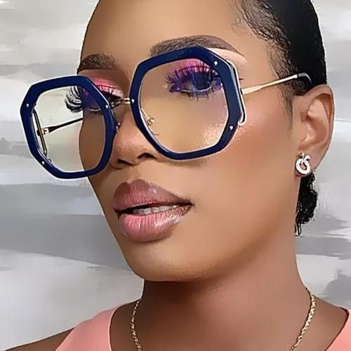 Stylish Ladies Eye Glasses With Free Zipper Black Case